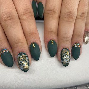 Press on nails